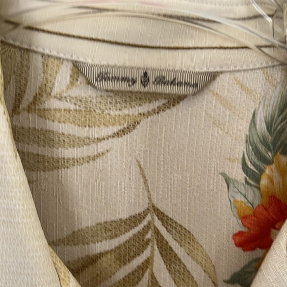 🌺RARE TOMMY BAHAMA 100% SILK HOLIDAY HAWAIIAN BUTTON DOWN SZ L EXCELLENT COND. - Picture 3 of 7
